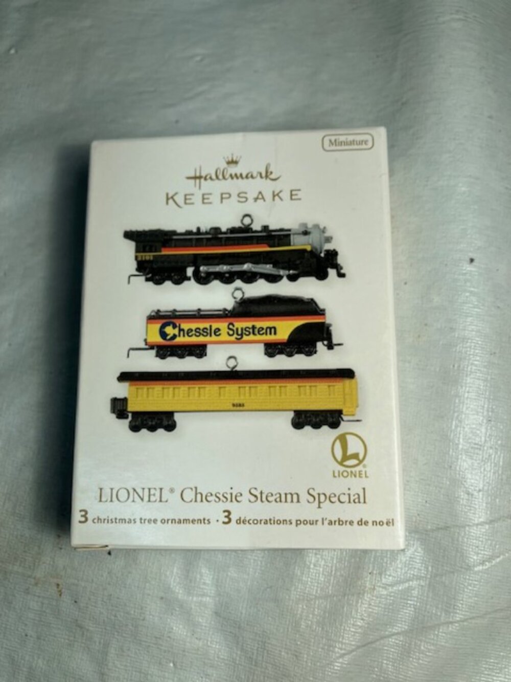 2012 Hallmark Ornament - Lionel Chessie Steam Special